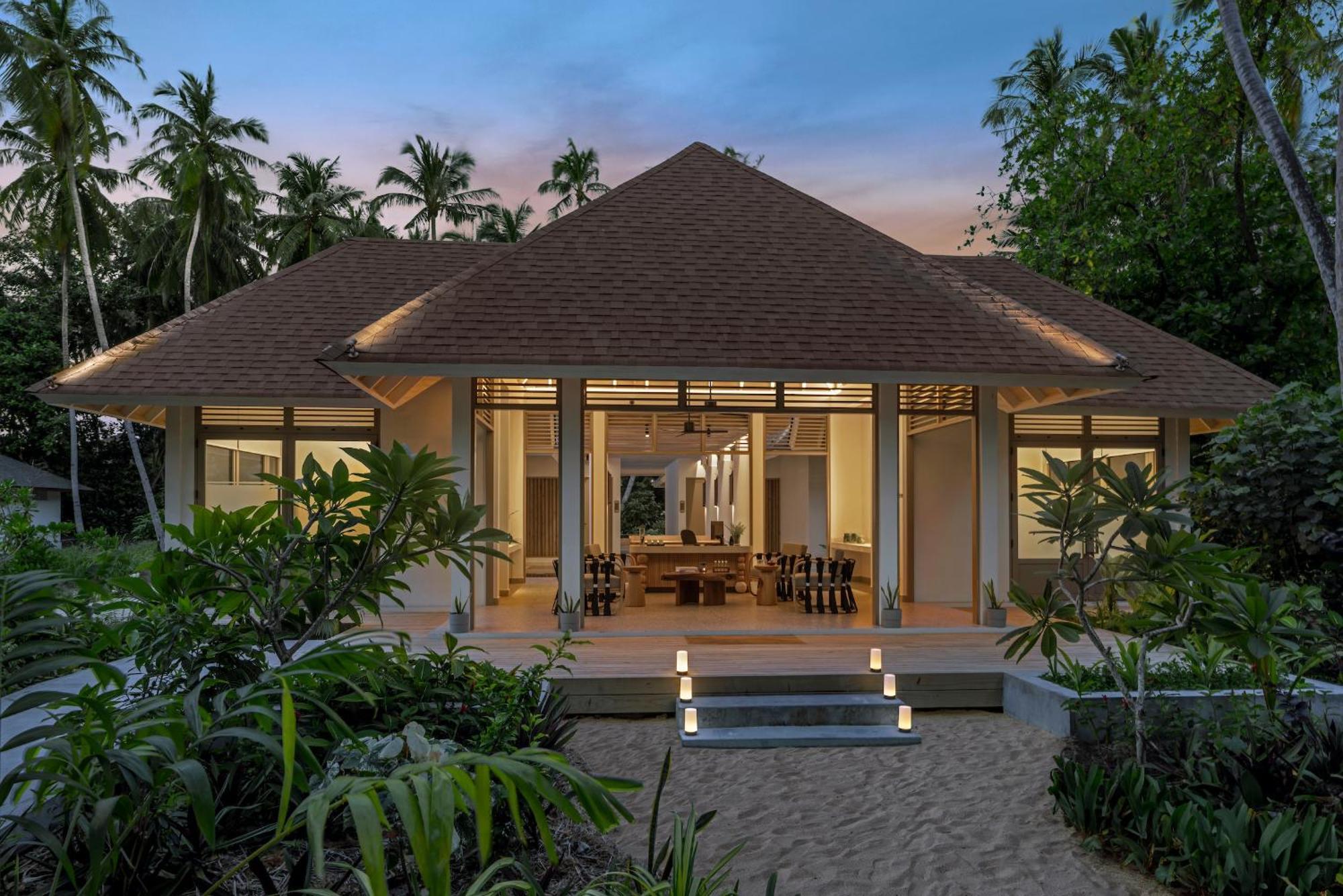 Avani Plus Fares Maldives Resort - 50 Percent Off On Seaplane Transfer For Minimum Stay Of 3 Nights And More For Stays Until 31 October 2025 Kendhoo Exterior photo